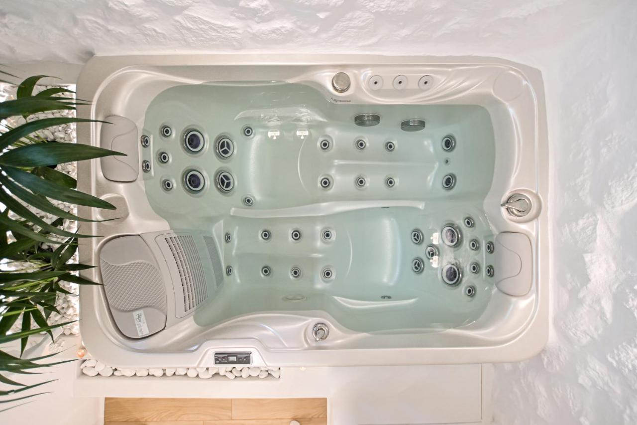 Mythos Luxury Suite Naxos City 外观 照片